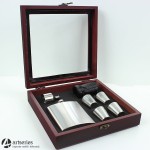 Przybornik do alkoholu 555111 , piersiówka z kieliszkami