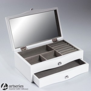 Szkatułka w kolorze białym, na biżuterię 666477 śliczna i pojemna