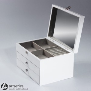 Biała, drewniana szkatułka na biżuterię 667054